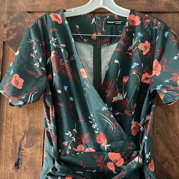 Hunter Green wide Leg floral Jumpsuit faux wrap top flower print sz Large - Picture 2 of 13